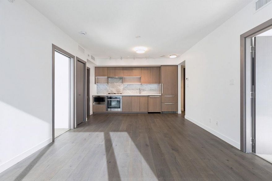 1751 38 Smithe Street