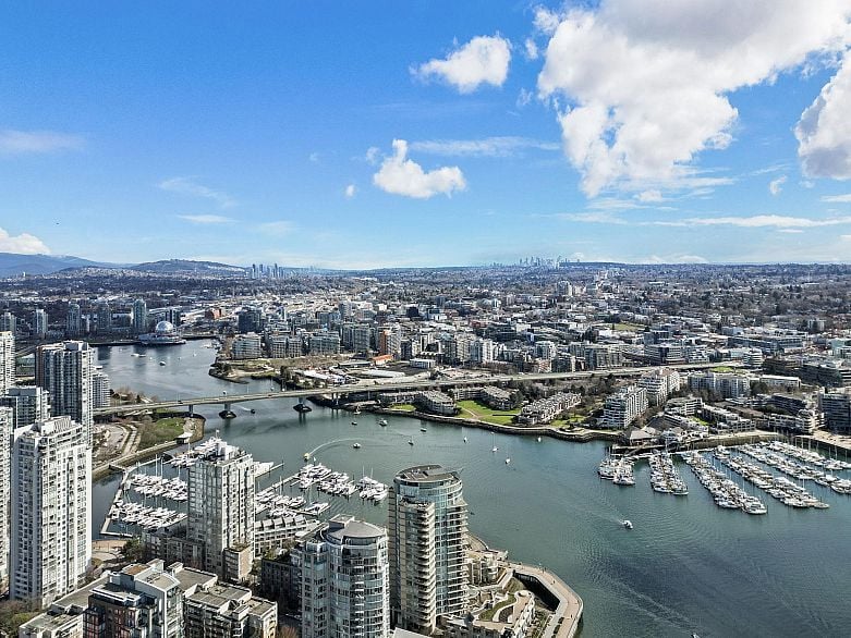 1002 1323 Homer Street