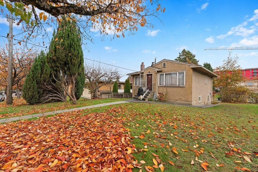 4868 Commercial Street