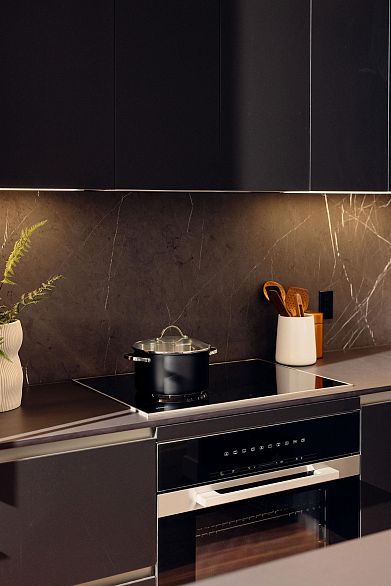 503 480 W 16th Avenue