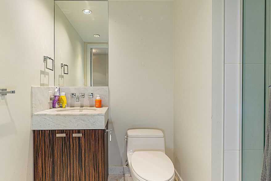 1601 788 Richards Street