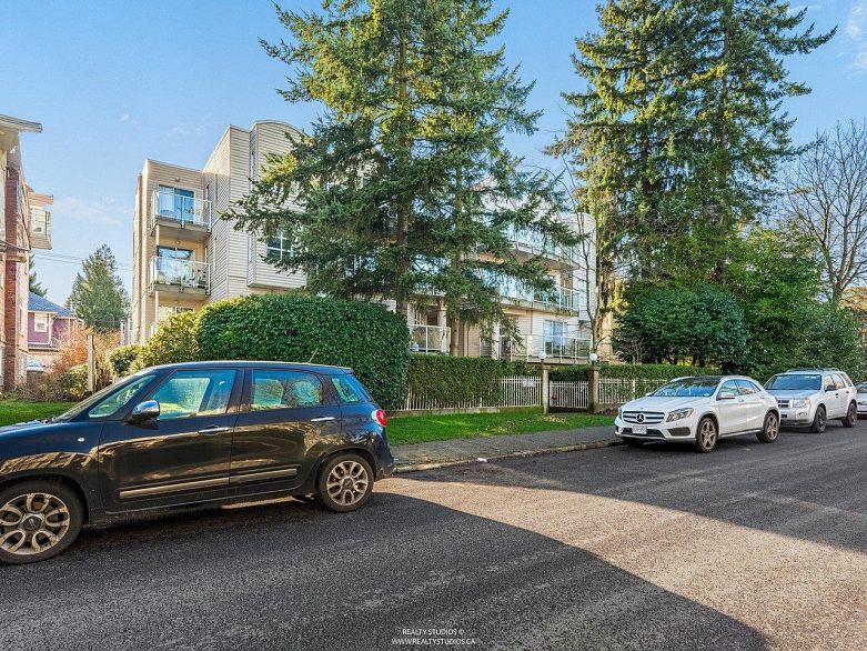 202 966 W 14th Avenue