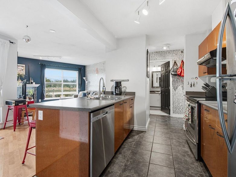 404 1688 E 8th Avenue