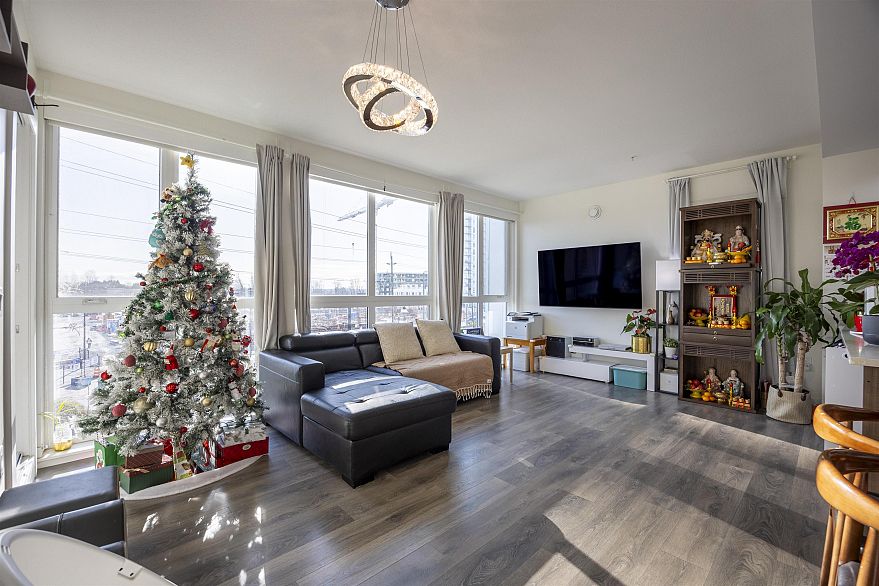 305 8580 River District Crossing