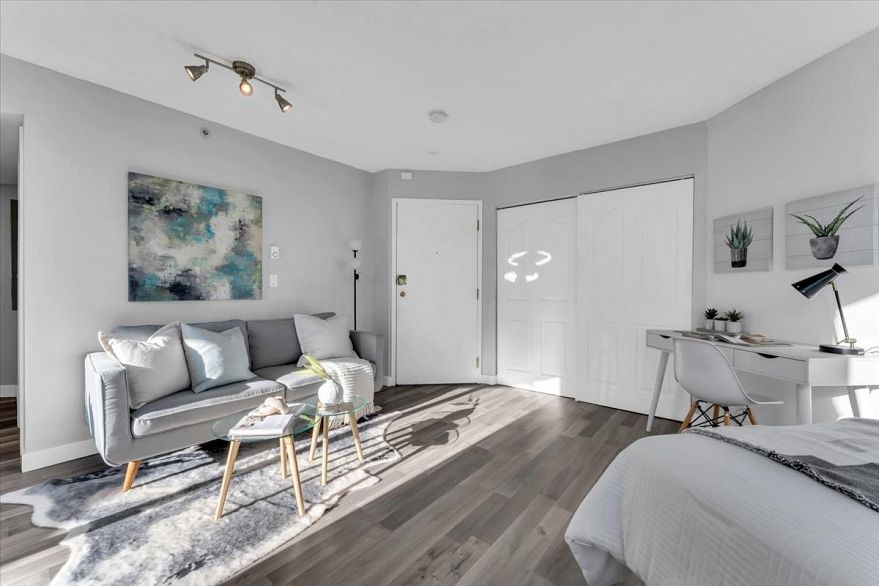 1006 789 Drake Street