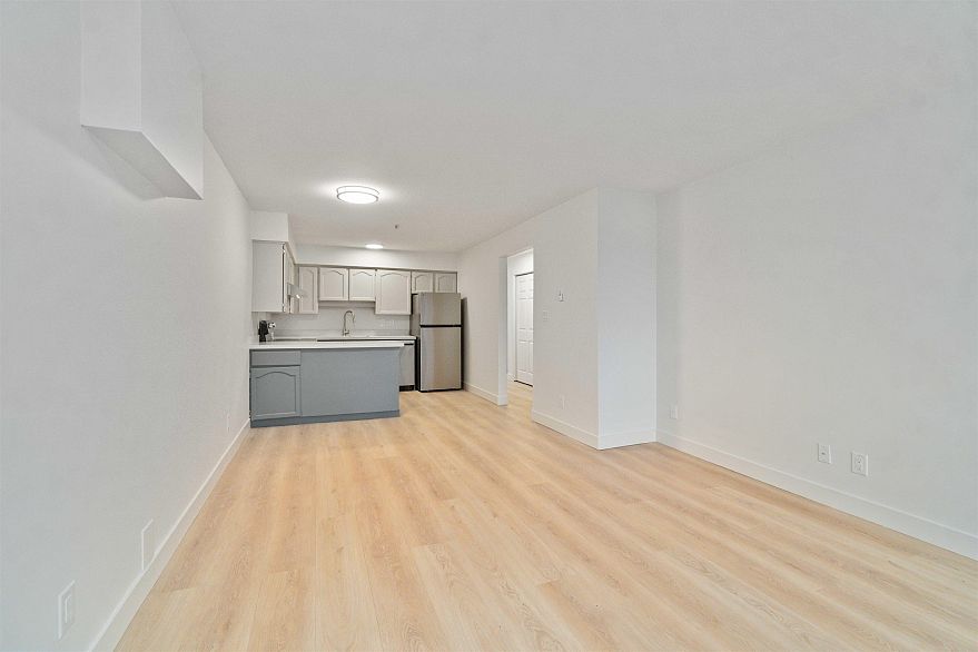 303 2928 Commercial Drive