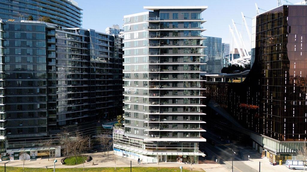 1751 38 Smithe Street