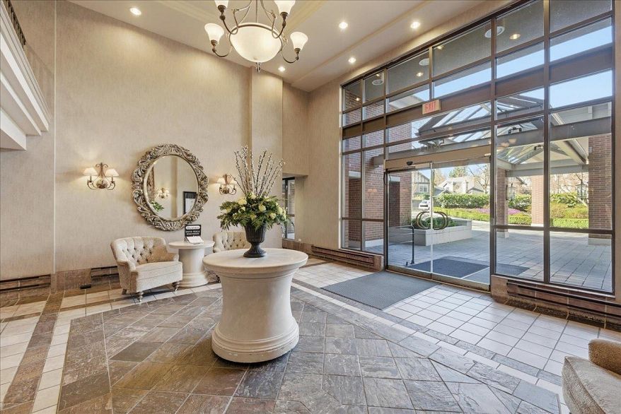 1101 5615 Hampton Place