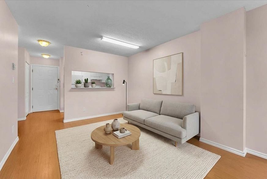 910 3489 Ascot Place