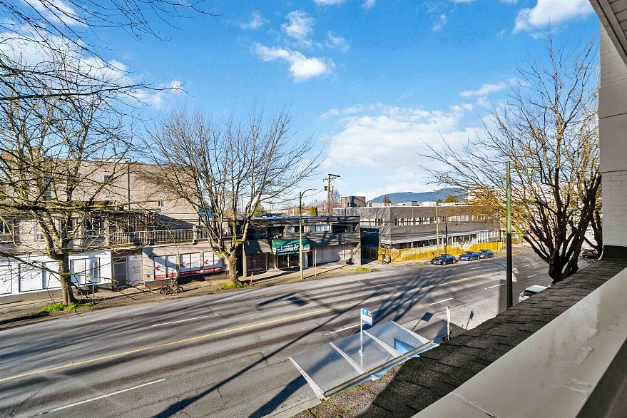 209 2928 Commercial Drive