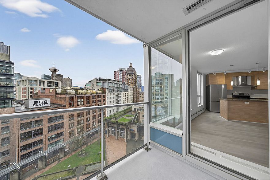 1102 188 Keefer Place