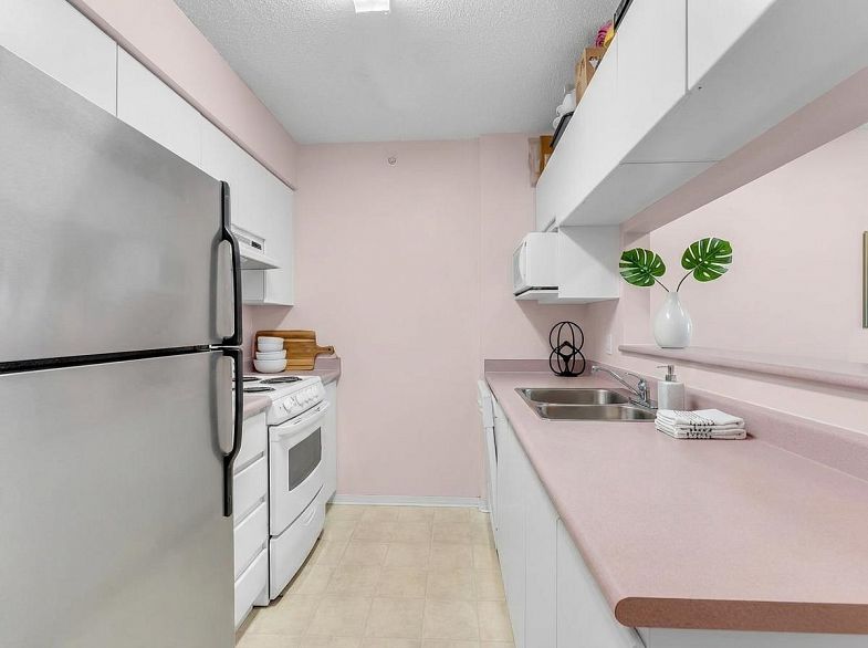 910 3489 Ascot Place