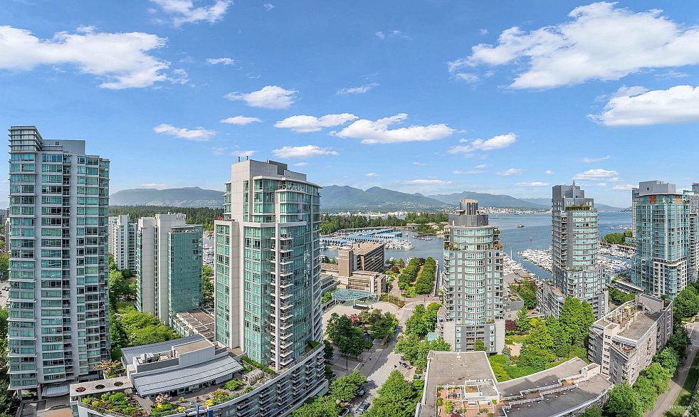 2001 620 Cardero Street