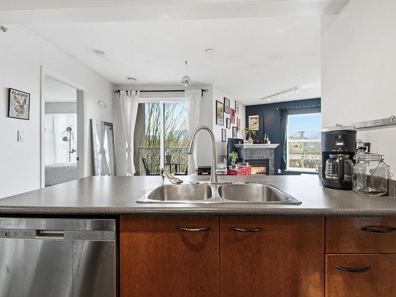 404 1688 E 8th Avenue