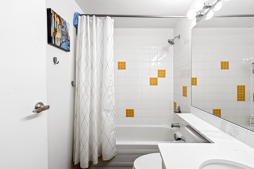 507 1249 Granville Street