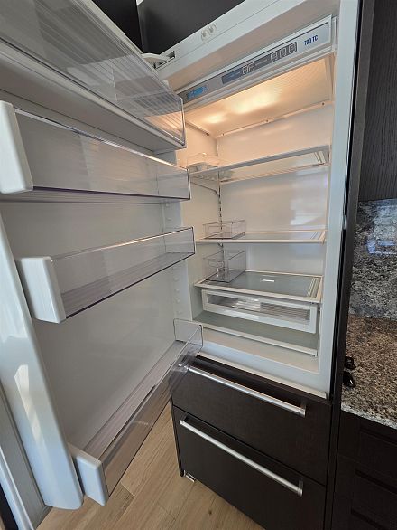 2706 1011 W Cordova Street