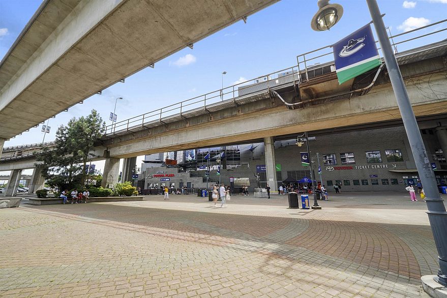 2309 688 Abbott Street