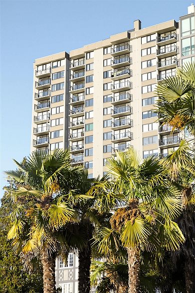 907 1330 Harwood Street