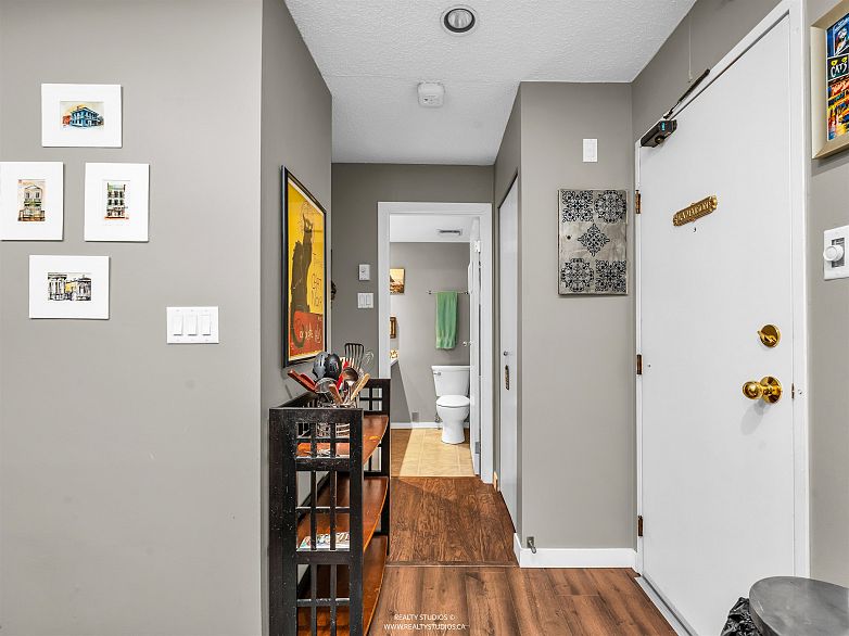 319 1500 Pendrell Street