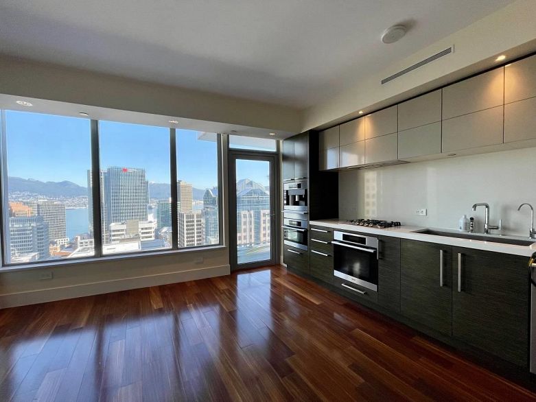 23** 667 HOWE STREET, Vancouver BC V6C 2E5