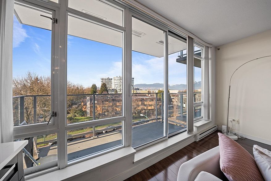 612 4888 Nanaimo Street