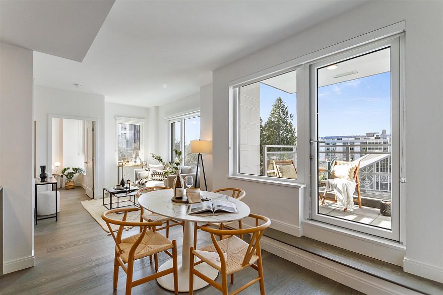 302 4908 Cambie Street