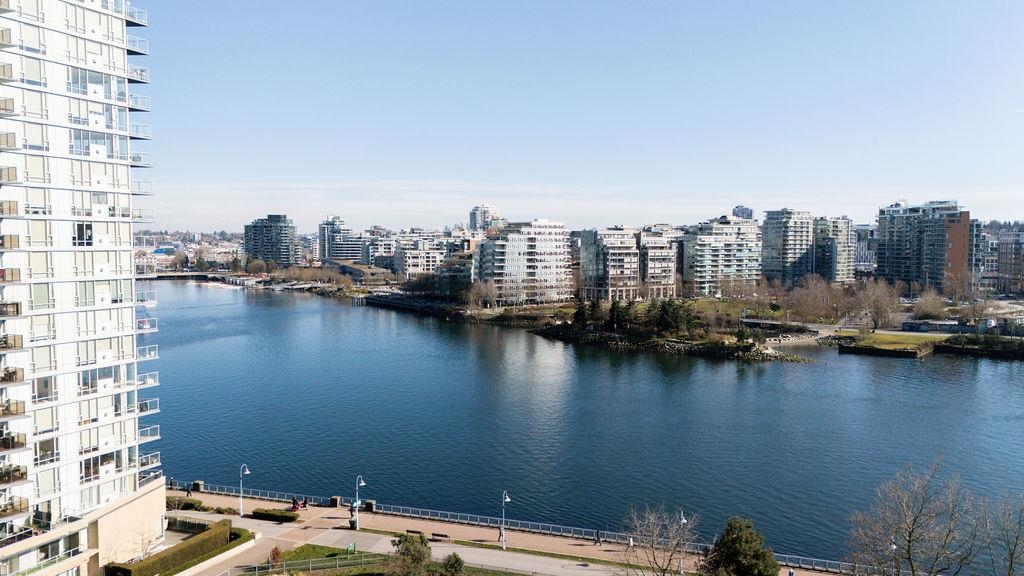 1751 38 Smithe Street