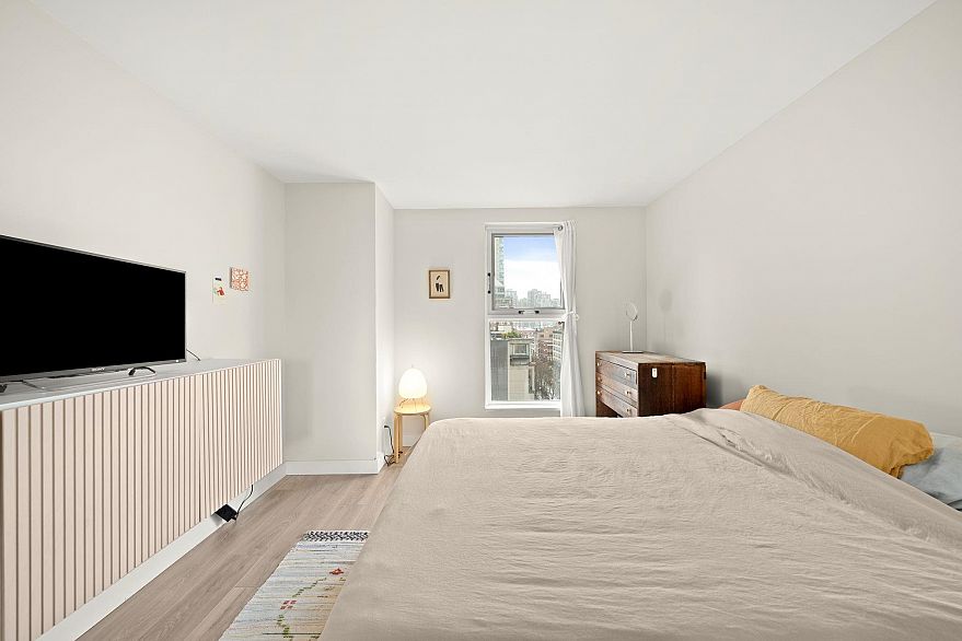 1002 1323 Homer Street