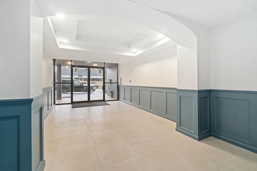 307 2928 Commercial Drive