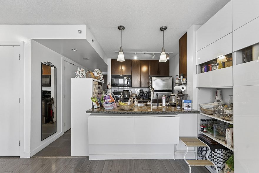 2309 688 Abbott Street