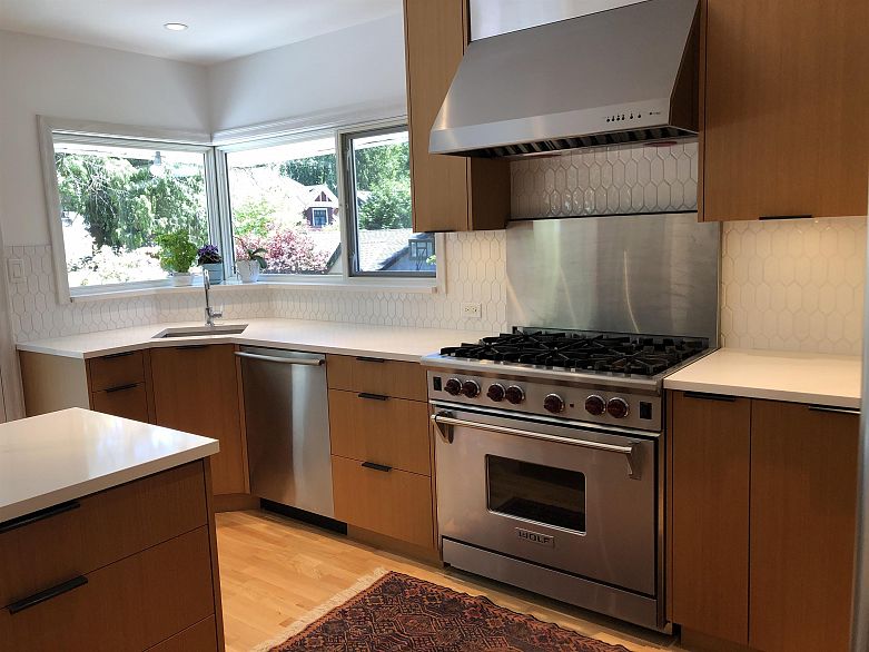 5876 Highbury Street