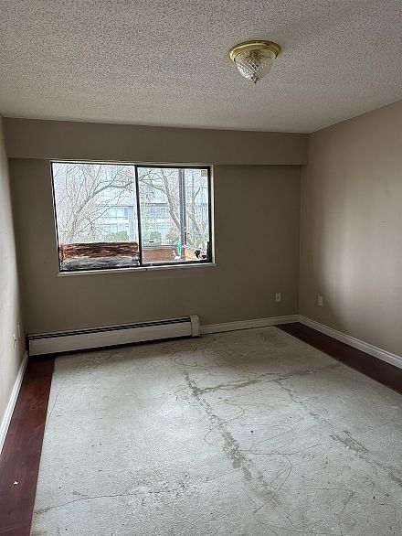 206 2299 E 30th Avenue