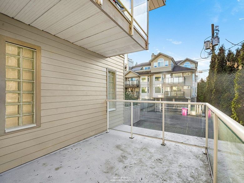 202 966 W 14th Avenue