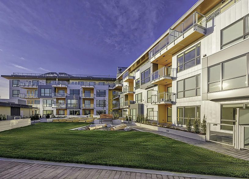 305 8580 River District Crossing