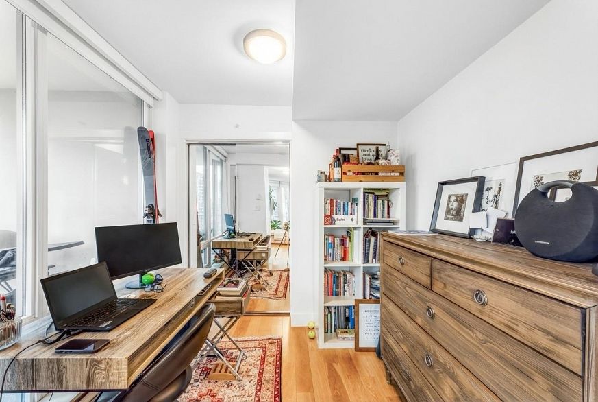 1901 565 Smithe Street