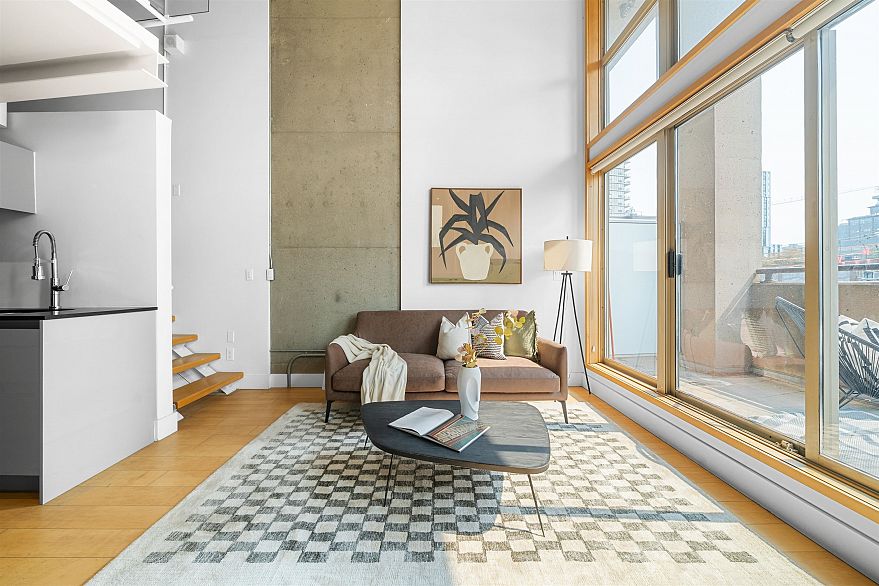 413 1529 W 6th Avenue