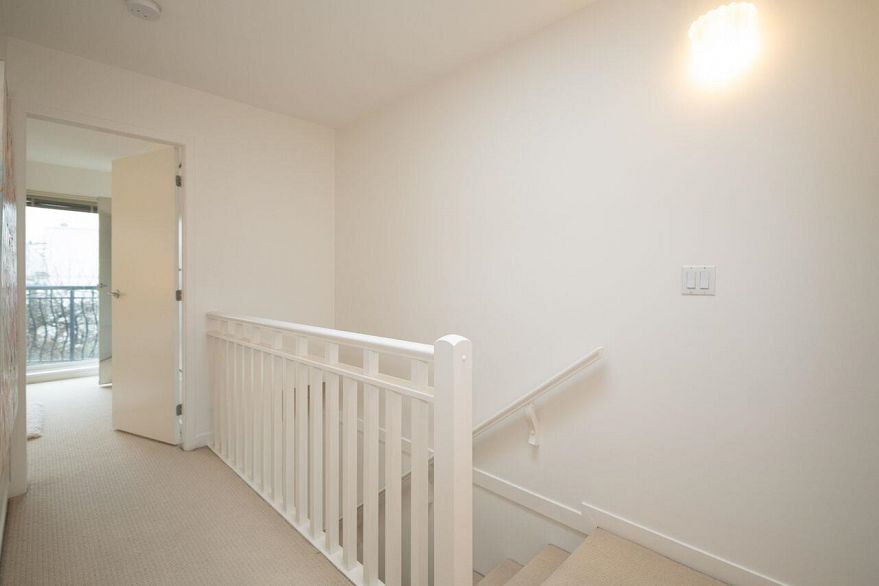 211 692 W 7th Avenue