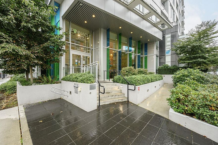 708 1708 Ontario Street