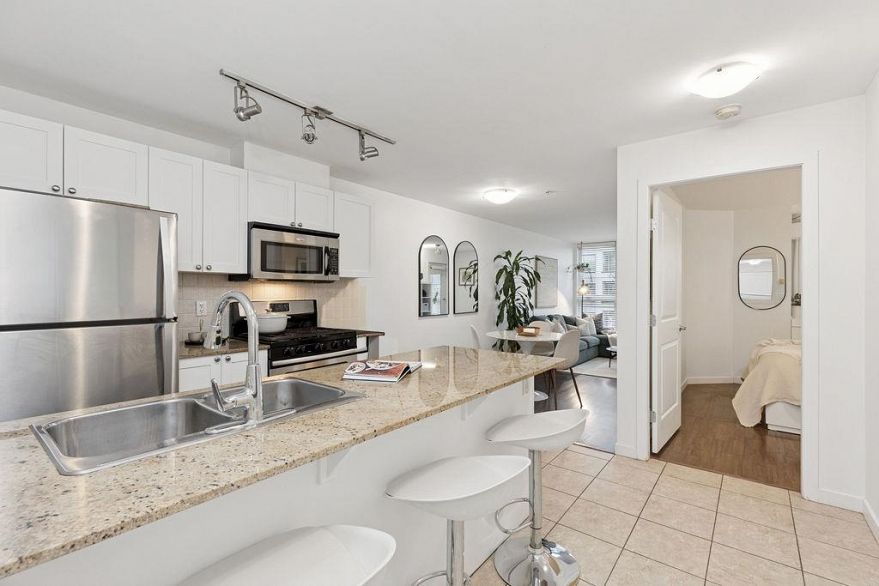 306 2636 E Hastings Street