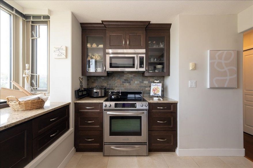 802 1405 W 12th Avenue