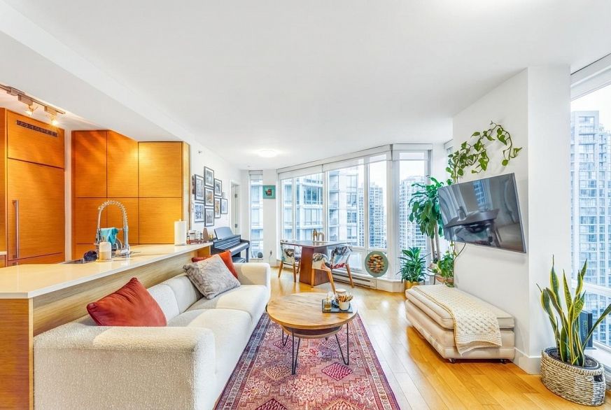 1901 565 Smithe Street