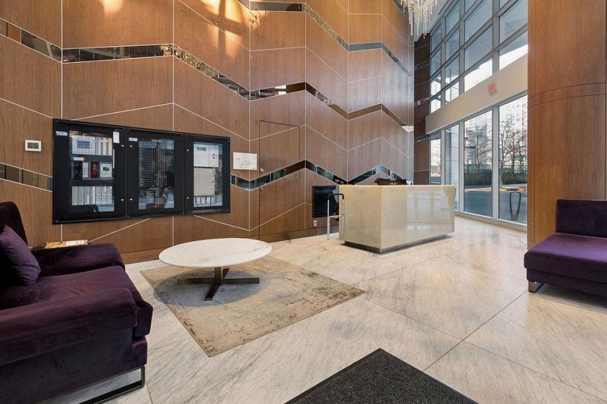 1751 38 Smithe Street