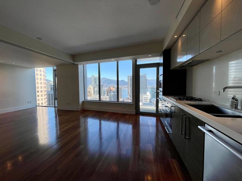 23** 667 HOWE STREET, Vancouver BC V6C 2E5