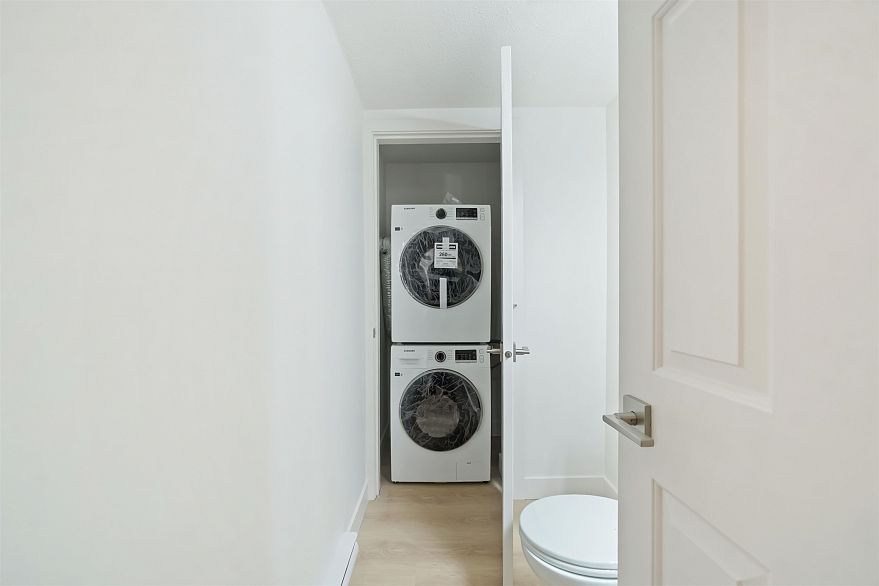 307 2928 Commercial Drive