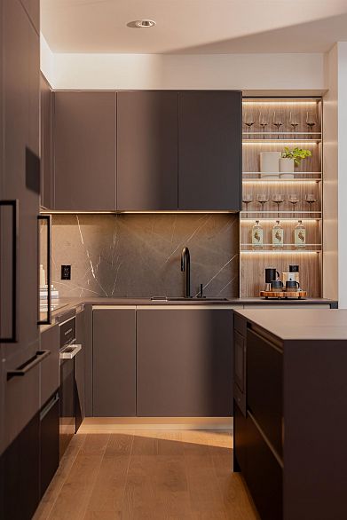 405 480 W 16th Avenue