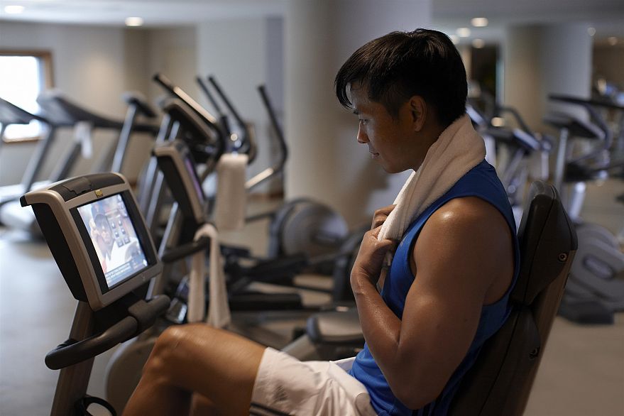 2706 1011 W Cordova Street