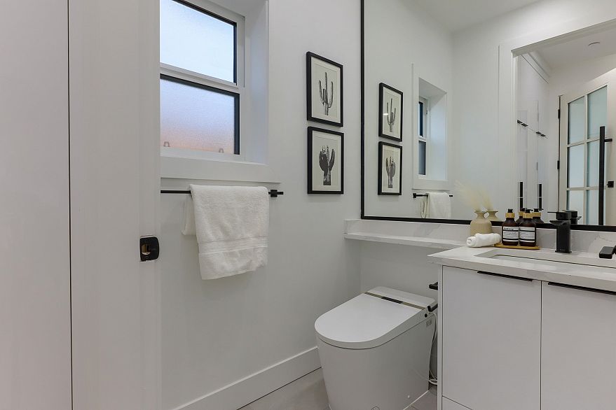 1 4742 St. Catherines Street