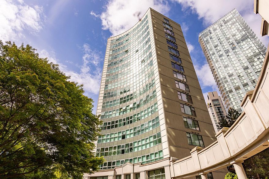 B1002 1331 Homer Street