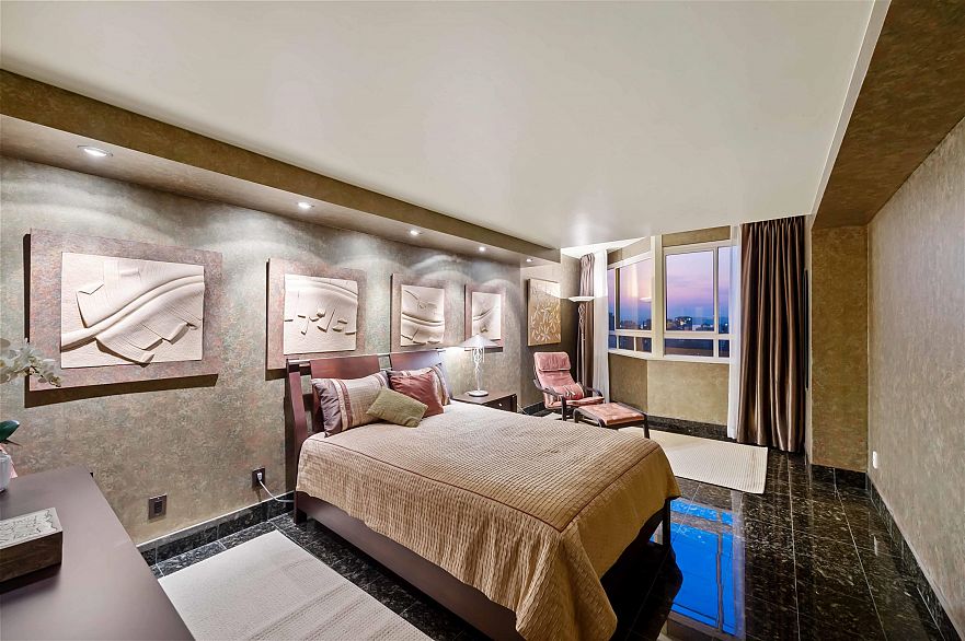 2201 909 Burrard Street