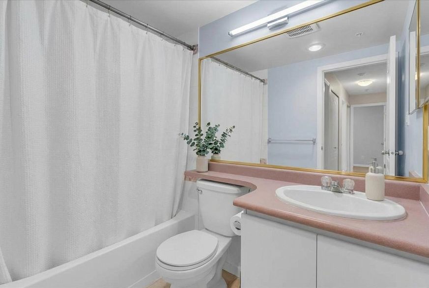 910 3489 Ascot Place